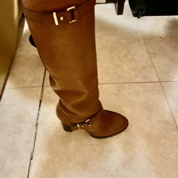 Boots - Picture 4 of 5